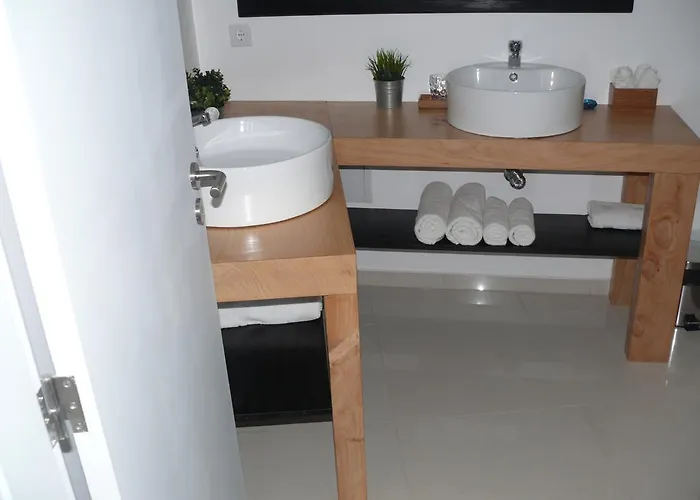 The Loft Junction 公寓