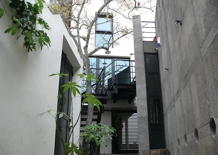 The Loft Junction 公寓